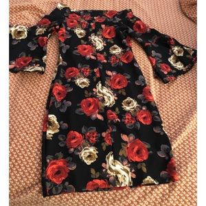 Floral off the shoulder Bell sleeve dress. Sz 1X
